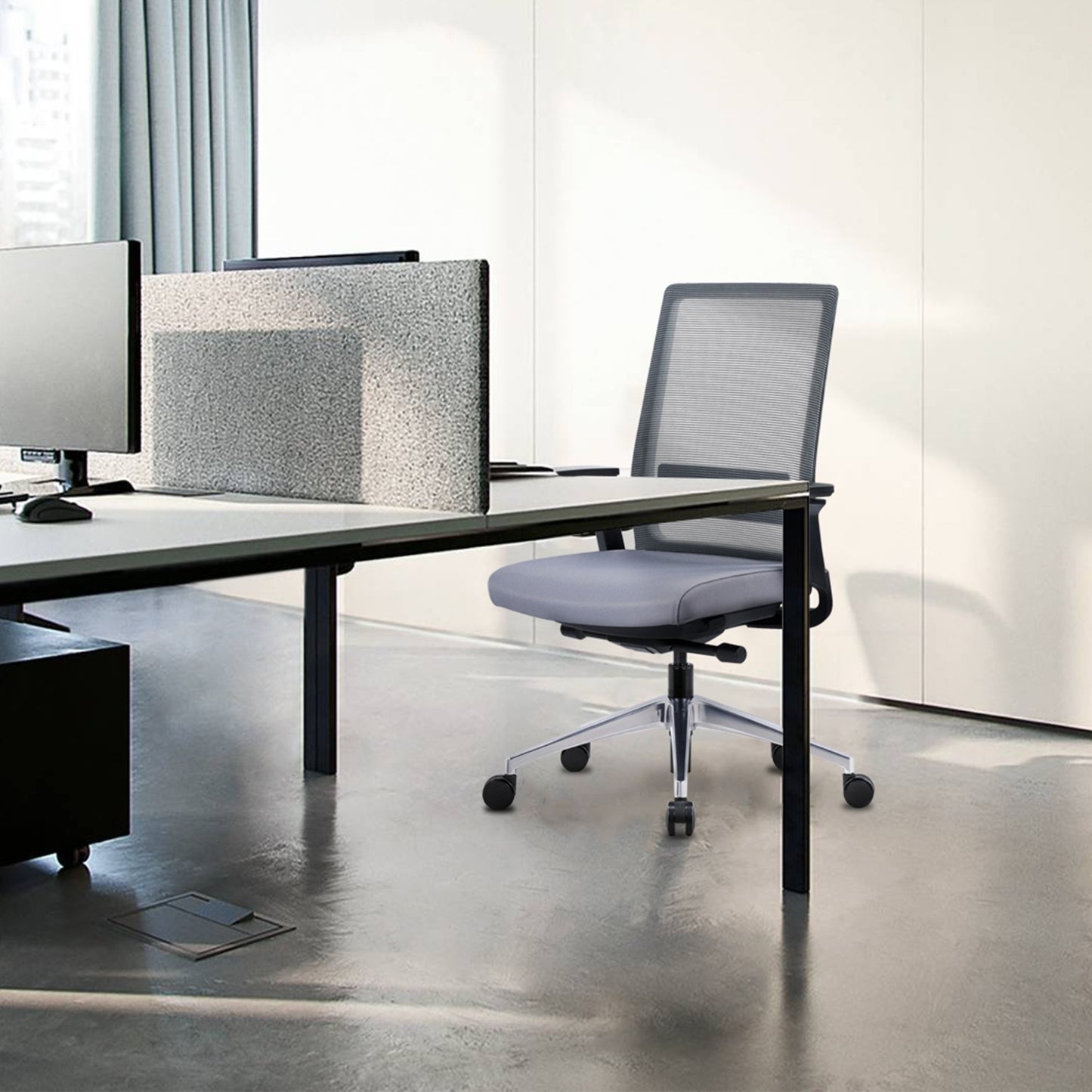 i5 Industries Gravity Task Chair – Black Mesh Gray Seat